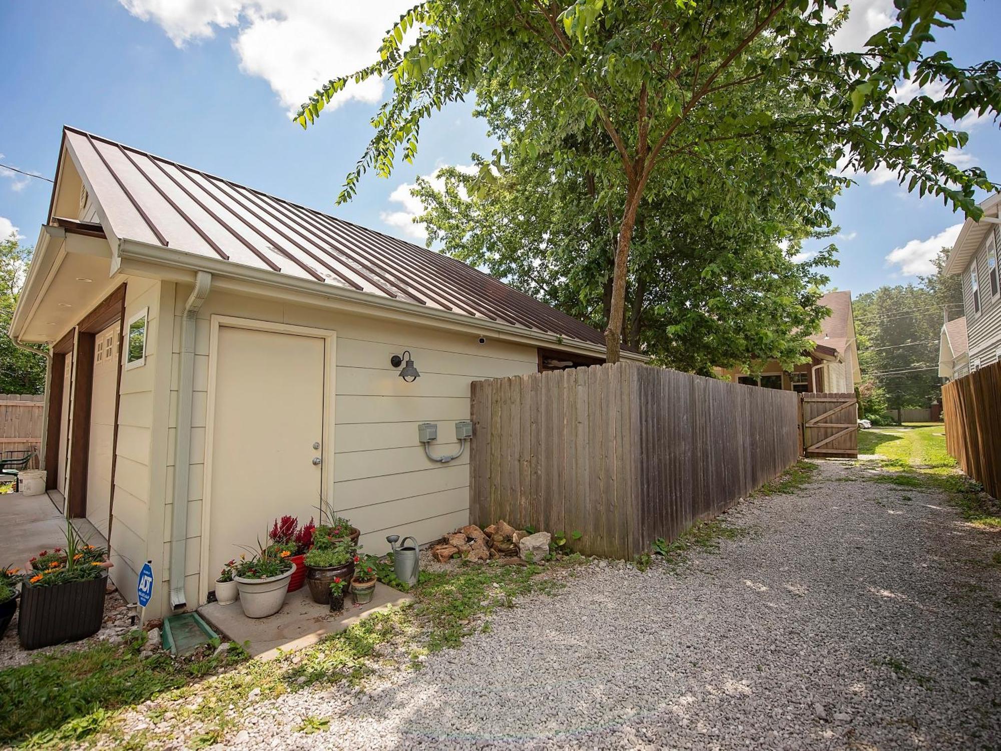 The Cherry St House Near Missouri State University Springfield Exterior photo